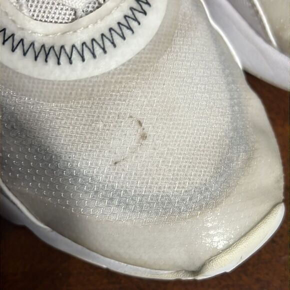 🔥 NIKE AIR MAX 2090 Women’s Running Shoes White/Opaque - Sz 9 - Good Condition - Picture 12 of 12